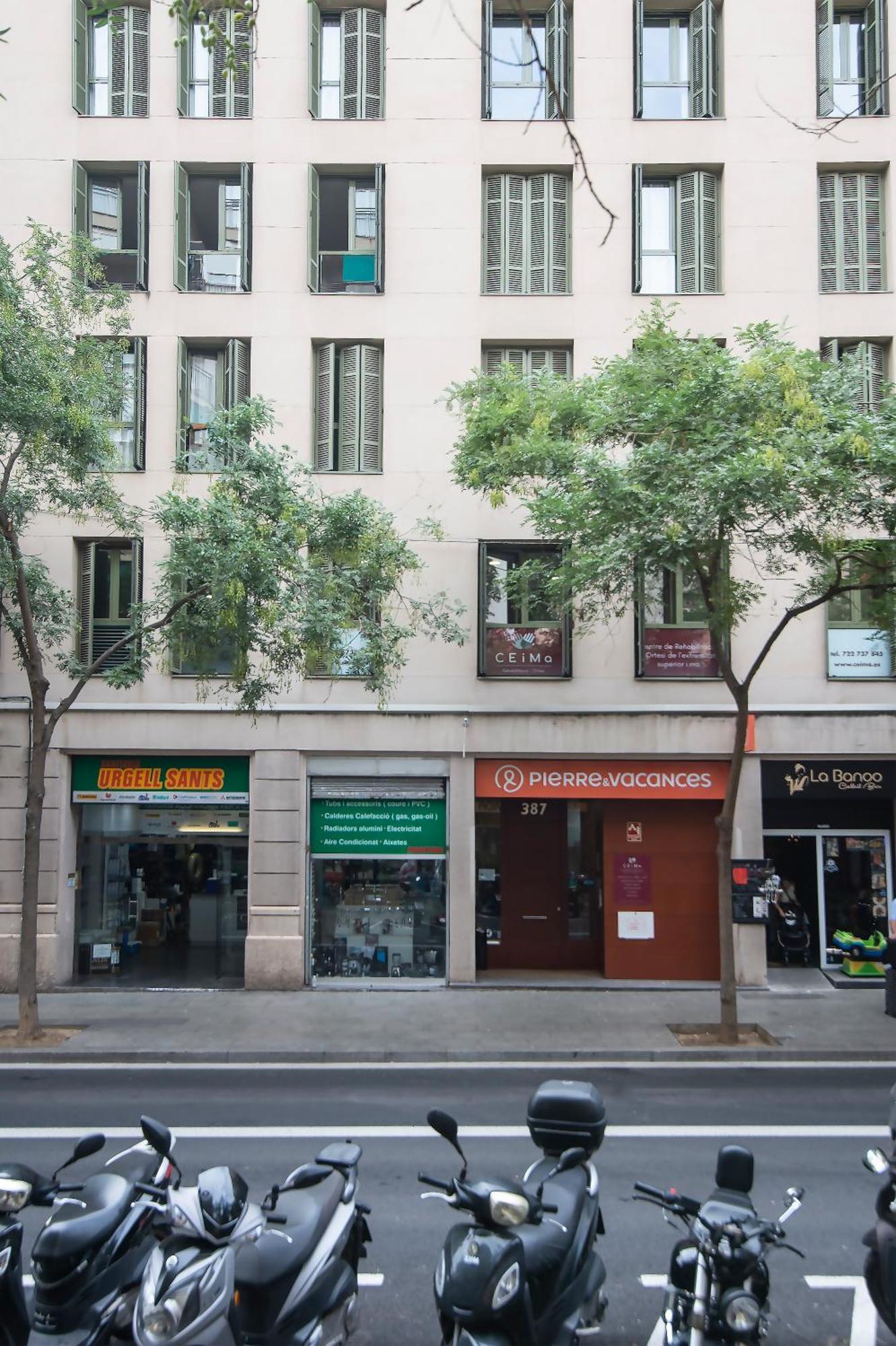 Pierre & Vacances Barcelona Sants Exterior foto