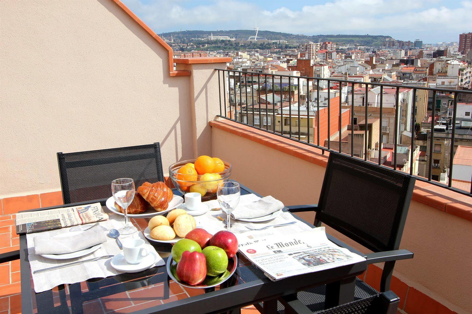 Pierre & Vacances Barcelona Sants Exterior foto